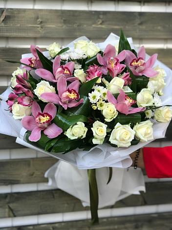 Букет цветов из: Розы и Хризантемы в Аксае Республика Дагестан