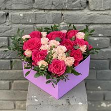 Цветочная композиция из Розы в коробке в Аксае Республика Дагестан