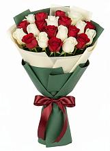Букет Микс из красных и белых роз в Аксае Республика Дагестан