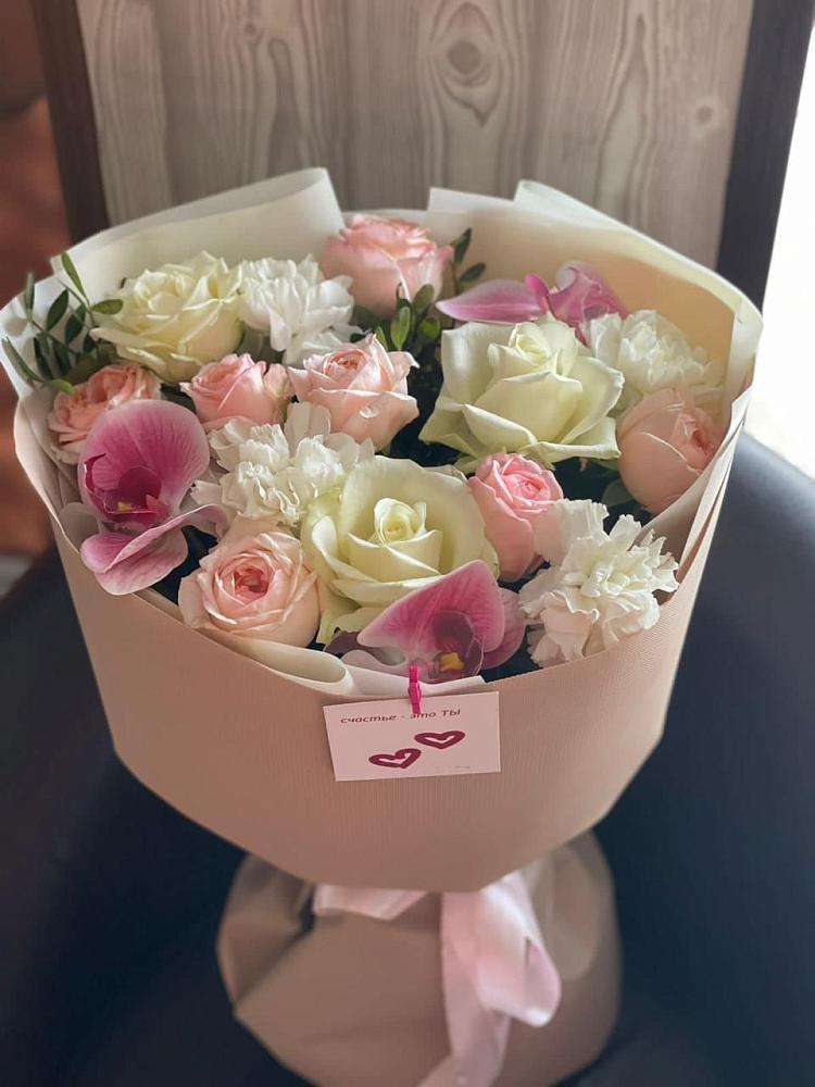 Букет цветов из: Орхидеи, Розы и Гвоздики в Аксае Республика Дагестан