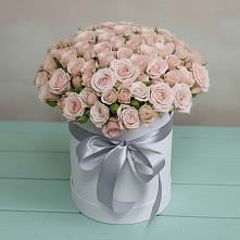 Цветочная композиция из Розы в шляпной коробке в Аксае Республика Дагестан