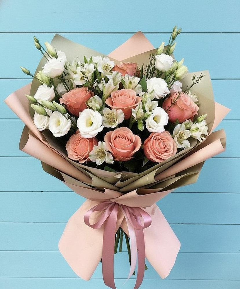 Букет цветов из: Розы, Альстромерии и Лизиантусы в Аксае Республика Дагестан