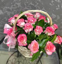 Цветочная композиция из Розы в корзине в Аксае Республика Дагестан