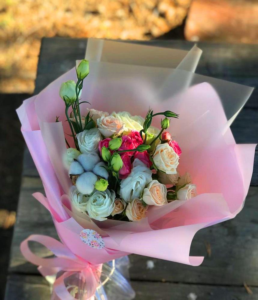 Букет цветов из: Розы и Лизиантусы в Аксае Республика Дагестан