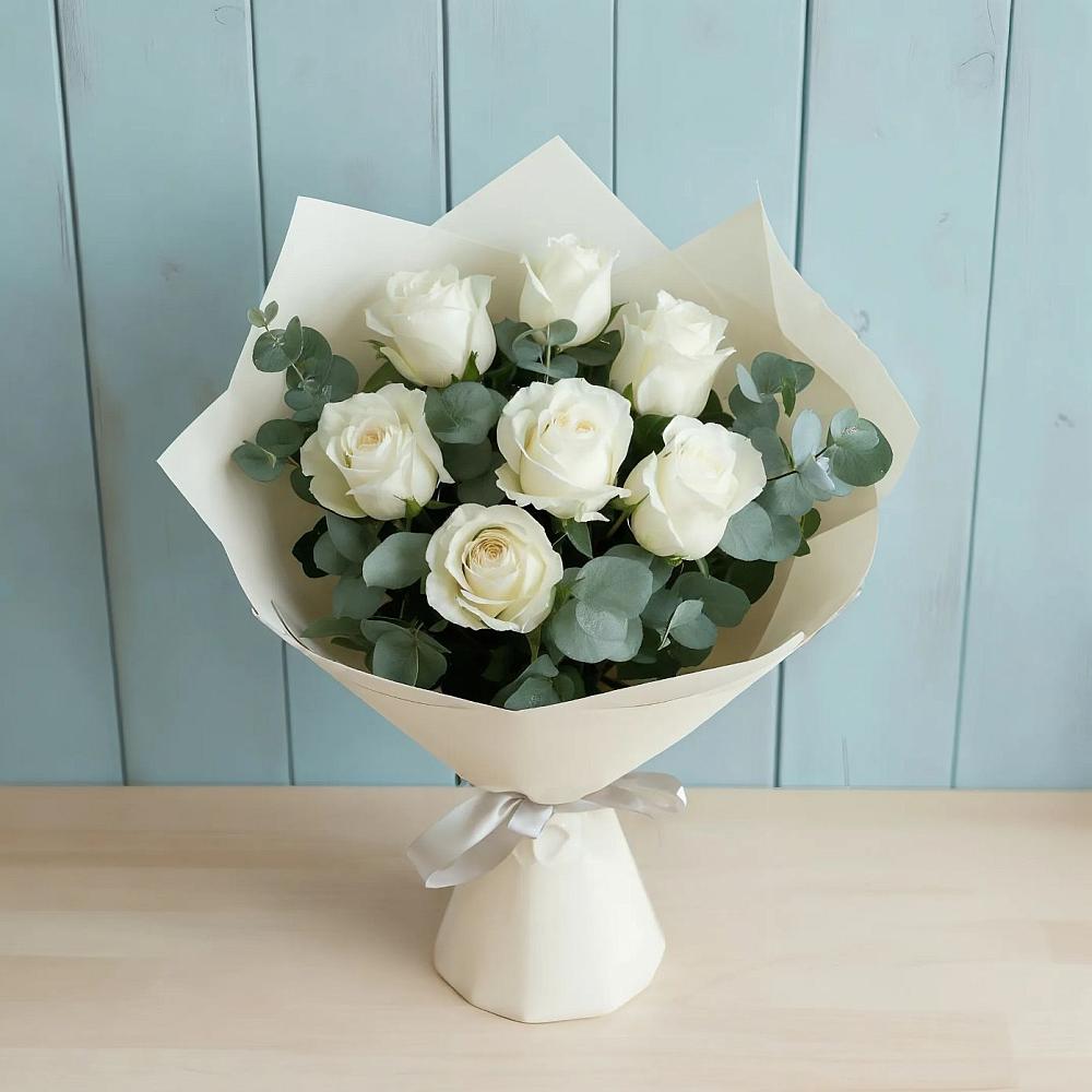 Букет Белые розы в Эвкалипте в Аксае Республика Дагестан