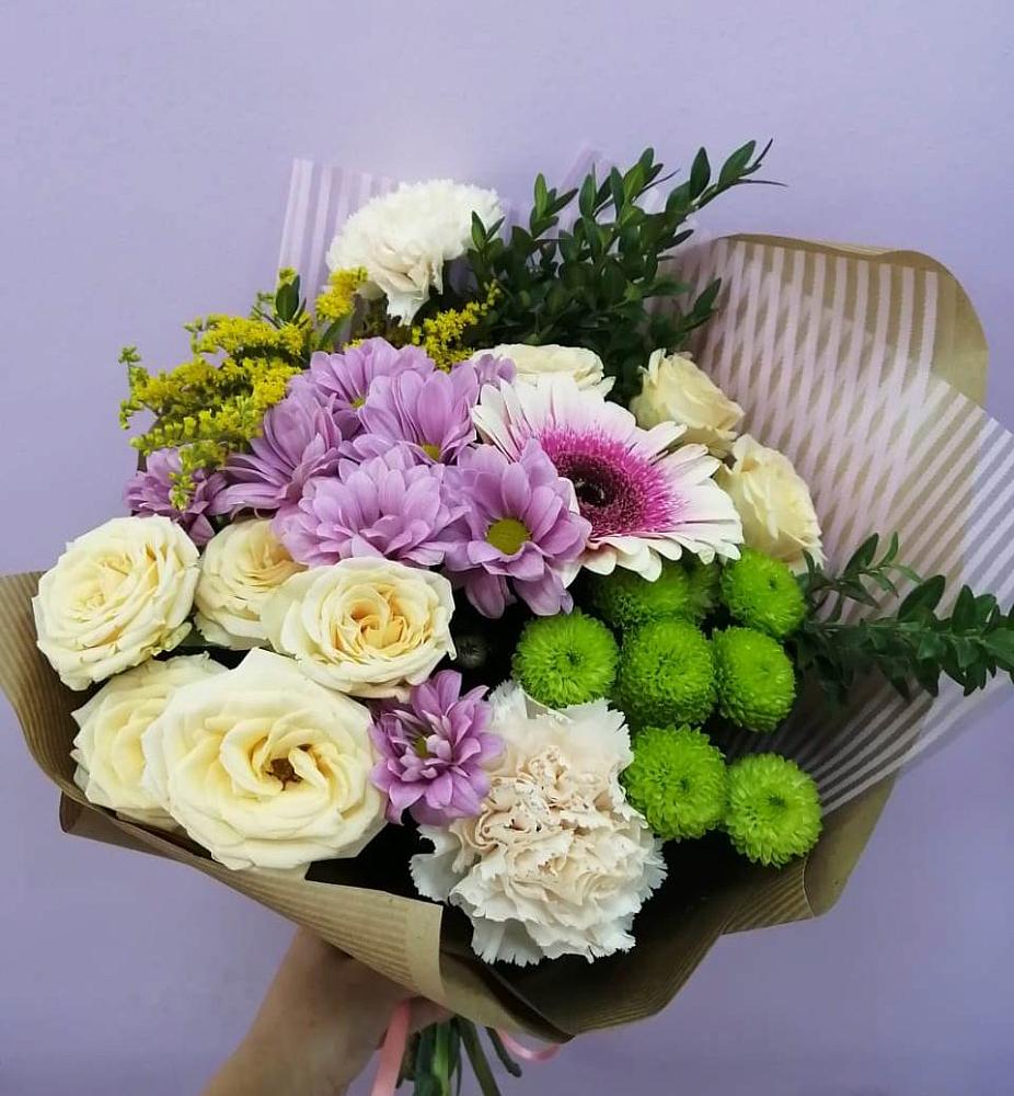 Букет цветов из: Хризантемы, Розы, Гвоздики и Герберы в Аксае Республика Дагестан