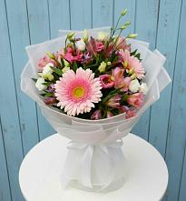 Букет цветов из:  Герберы, Альстромерии и Лизиантусы в Аксае Республика Дагестан